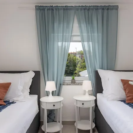 شقة Modernes In Mit Gemeinschaftspool By Interhome *