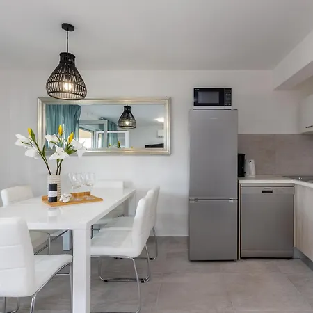 Apartment Modernes In Crikvenica Mit Gemeinschaftspool By Interhome *