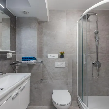 Modernes In Crikvenica Mit Gemeinschaftspool By Interhome *