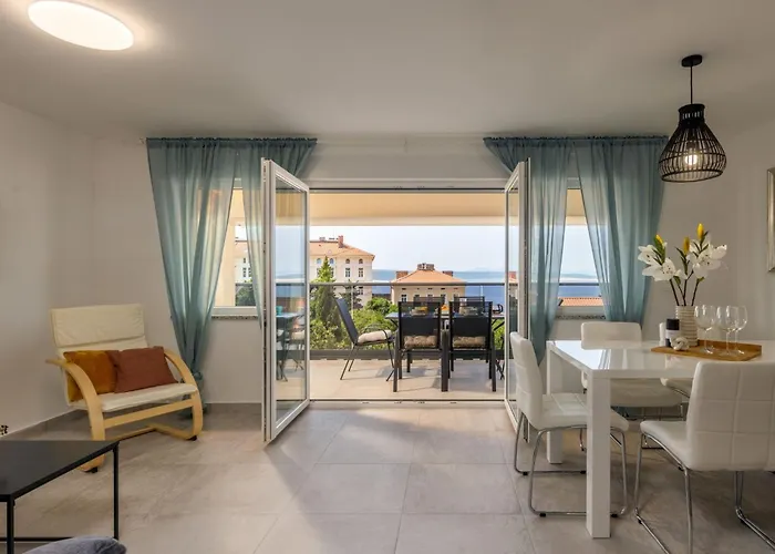 Modernes In Crikvenica Mit Gemeinschaftspool By Interhome شقة تْسْغيكفانِتْسا