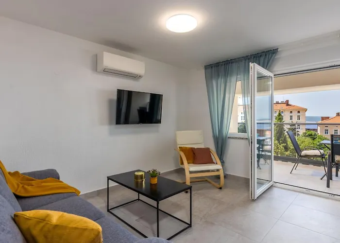 Modernes In Crikvenica Mit Gemeinschaftspool By Interhome شقة *
