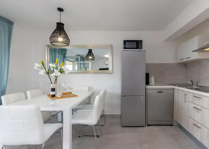 Apartment Modernes In Crikvenica Mit Gemeinschaftspool By Interhome *