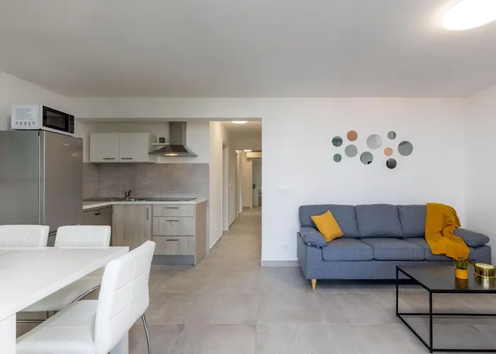 Modernes In Crikvenica Mit Gemeinschaftspool By Interhome شقة تْسْغيكفانِتْسا
