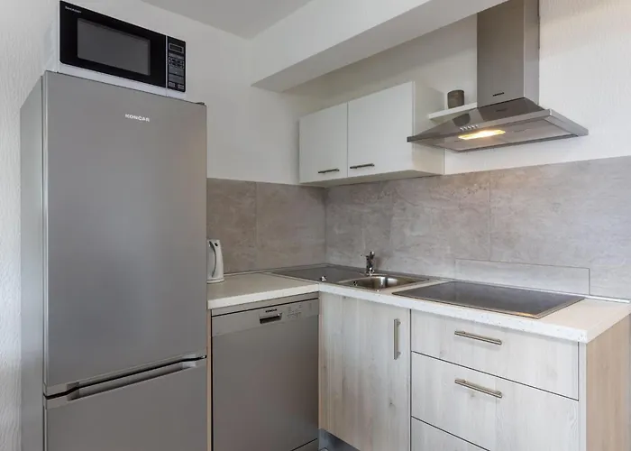 Modernes In Crikvenica Mit Gemeinschaftspool By Interhome شقة *