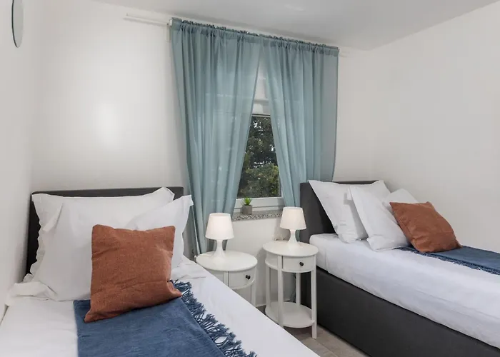 Modernes In Crikvenica Mit Gemeinschaftspool By Interhome شقة *