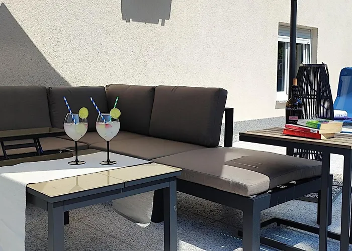 Modernes In Crikvenica Mit Gemeinschaftspool By Interhome شقة تْسْغيكفانِتْسا