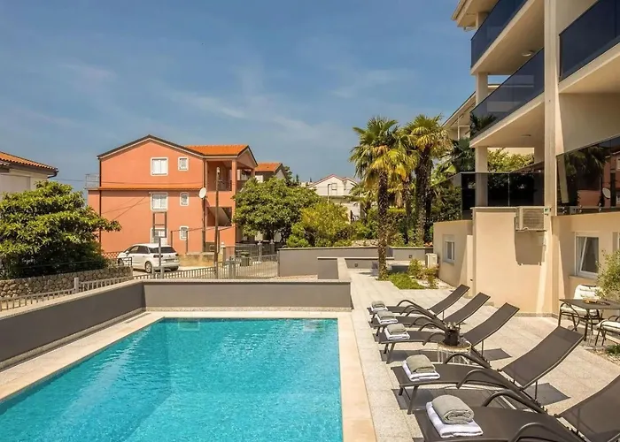 Modernes In Crikvenica Mit Gemeinschaftspool By Interhome * تْسْغيكفانِتْسا